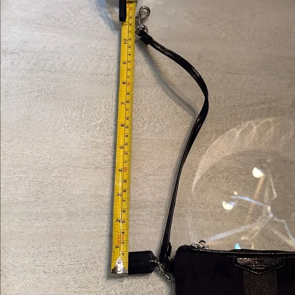 Coach - Wristlet Wallet - Black Signature Monogram CC / Canvas and leather EUC🩷 - Picture 14 of 16